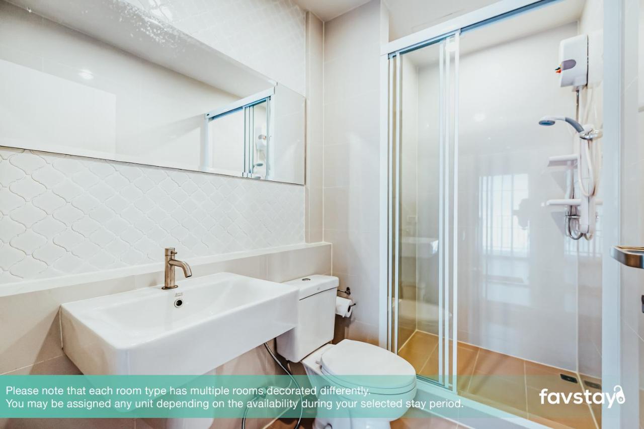 Favstay - The Base Downtown Phuket Exterior foto