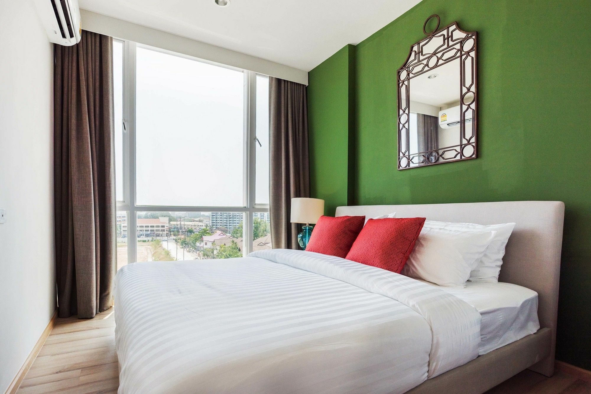 Favstay - The Base Downtown Phuket Exterior foto