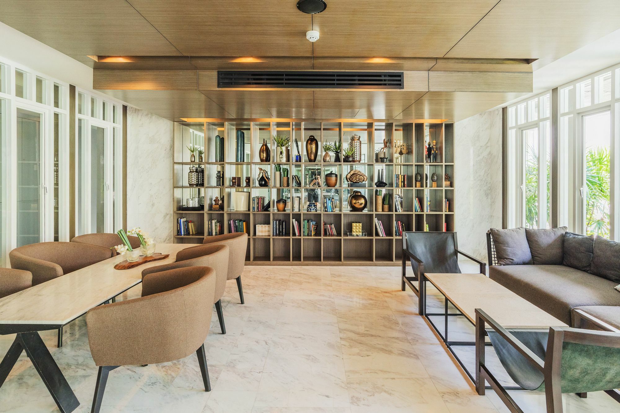 Favstay - The Base Downtown Phuket Exterior foto