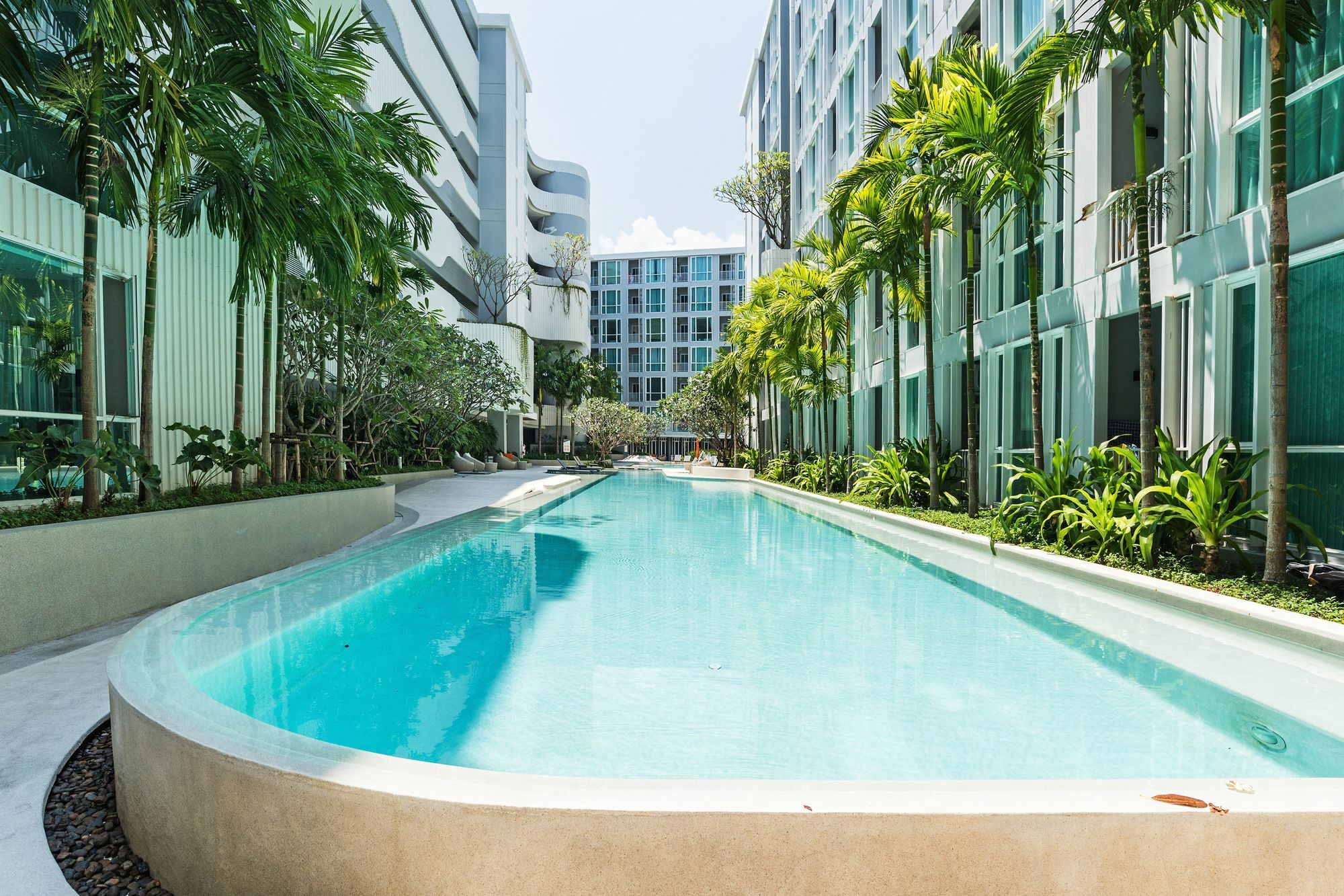 Favstay - The Base Downtown Phuket Exterior foto
